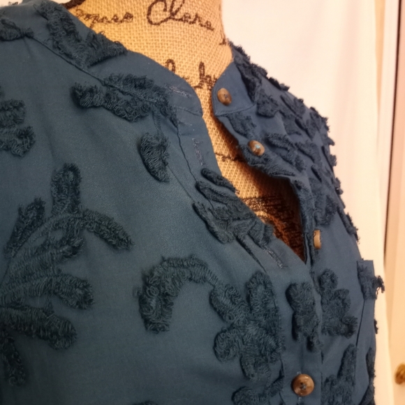 PILCRO CHENILLE DECORATED BUTTON UP LARGE - Picture 2 of 7